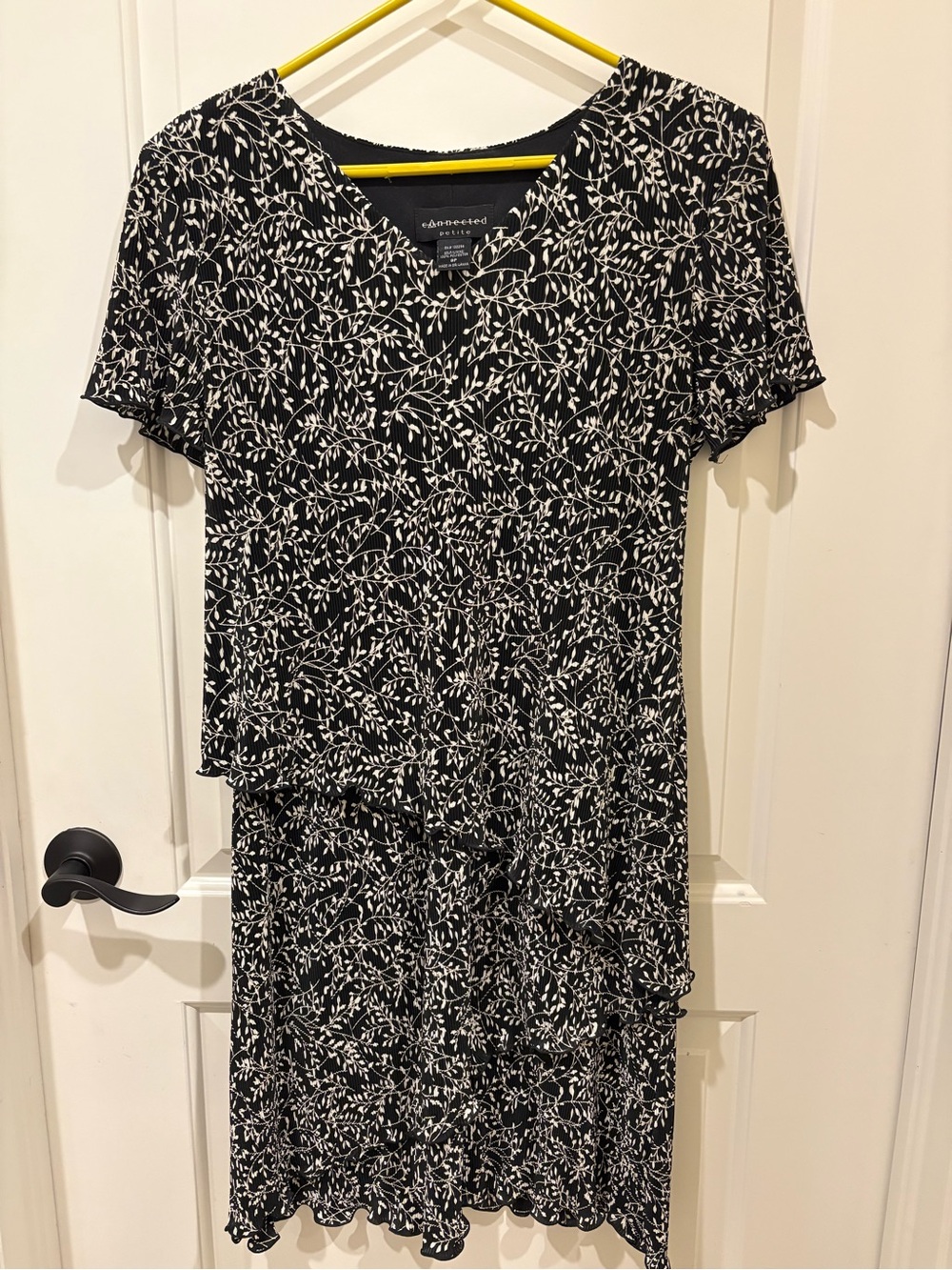 NWOT Connected Floral blk/white dress Size 8P